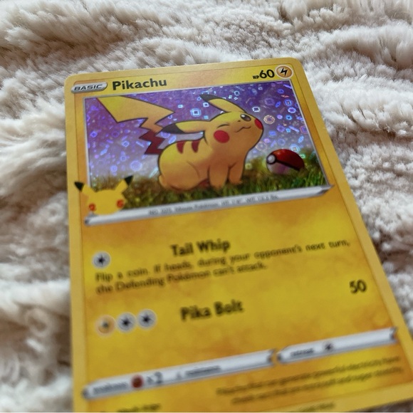 Pokémon Pikachu 25th Anniversary Holographic Card ⚡️ - Picture 3 of 4
